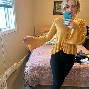 White Crow mustard top